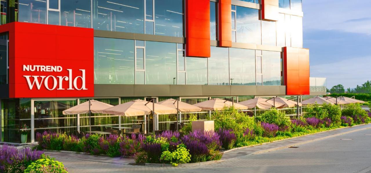 Nutrend World Hotell Olomouc Exteriör bild