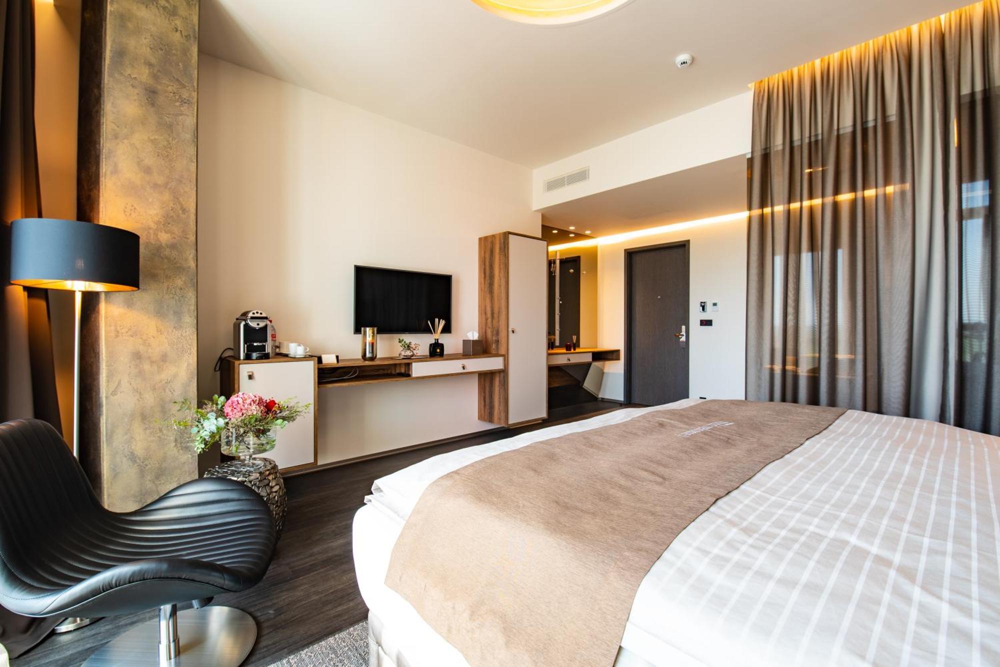 Nutrend World Hotell Olomouc Exteriör bild