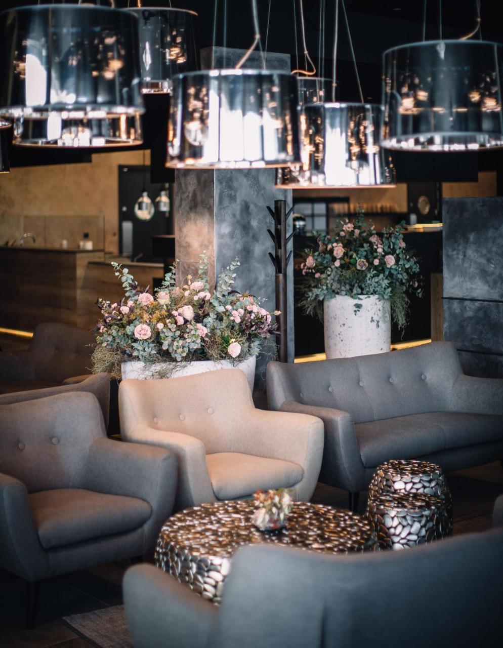 Nutrend World Hotell Olomouc Exteriör bild