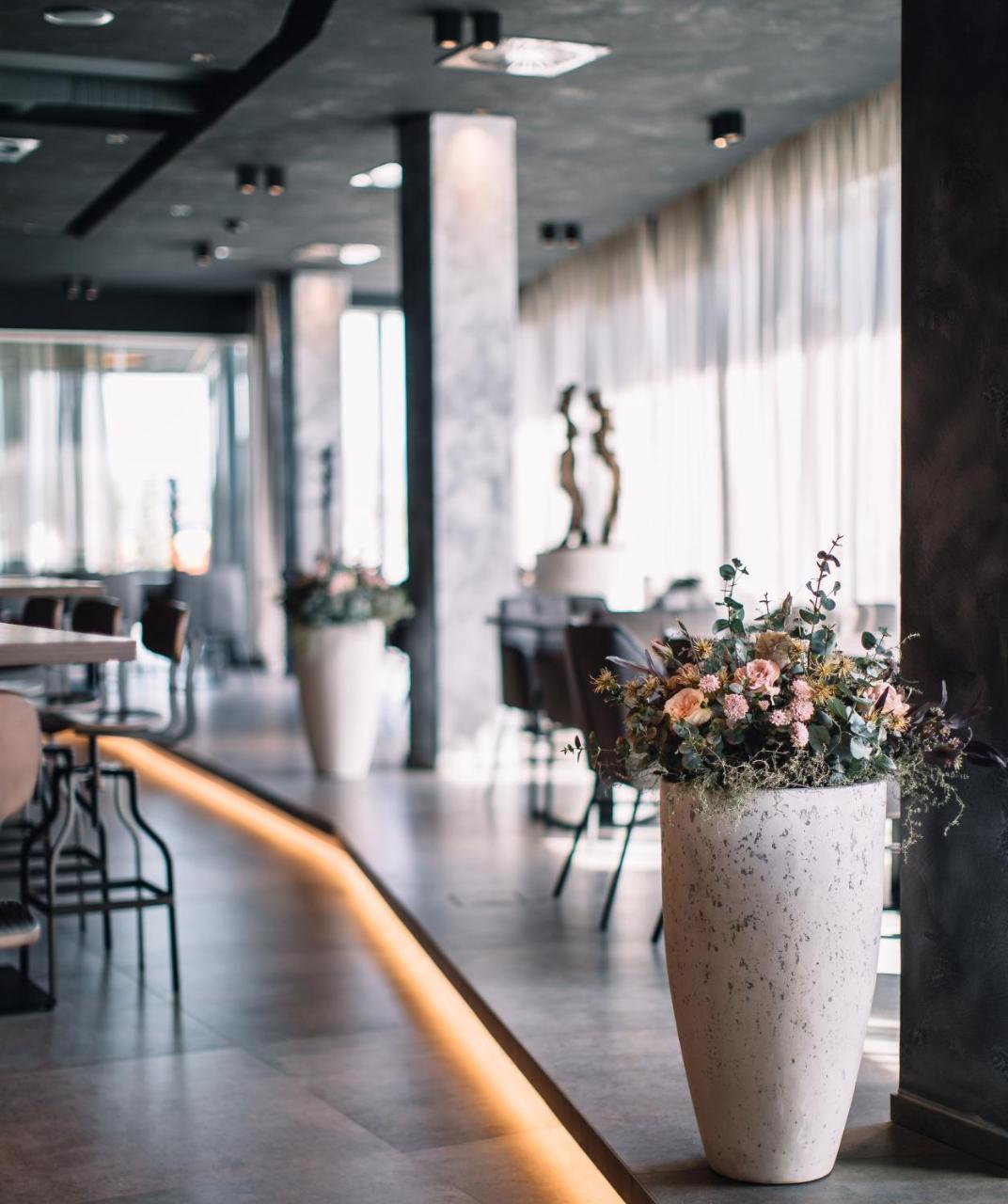 Nutrend World Hotell Olomouc Exteriör bild