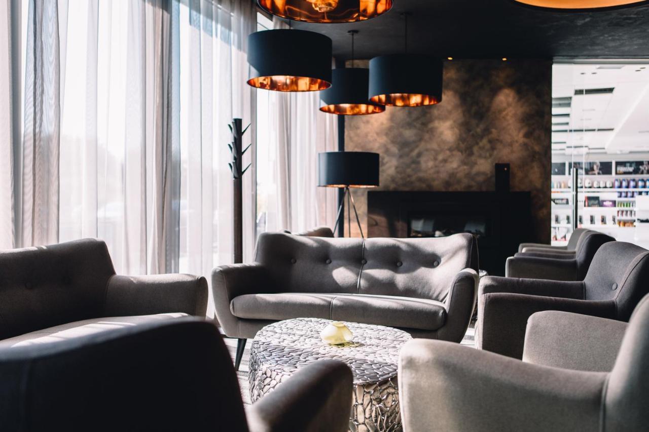 Nutrend World Hotell Olomouc Exteriör bild