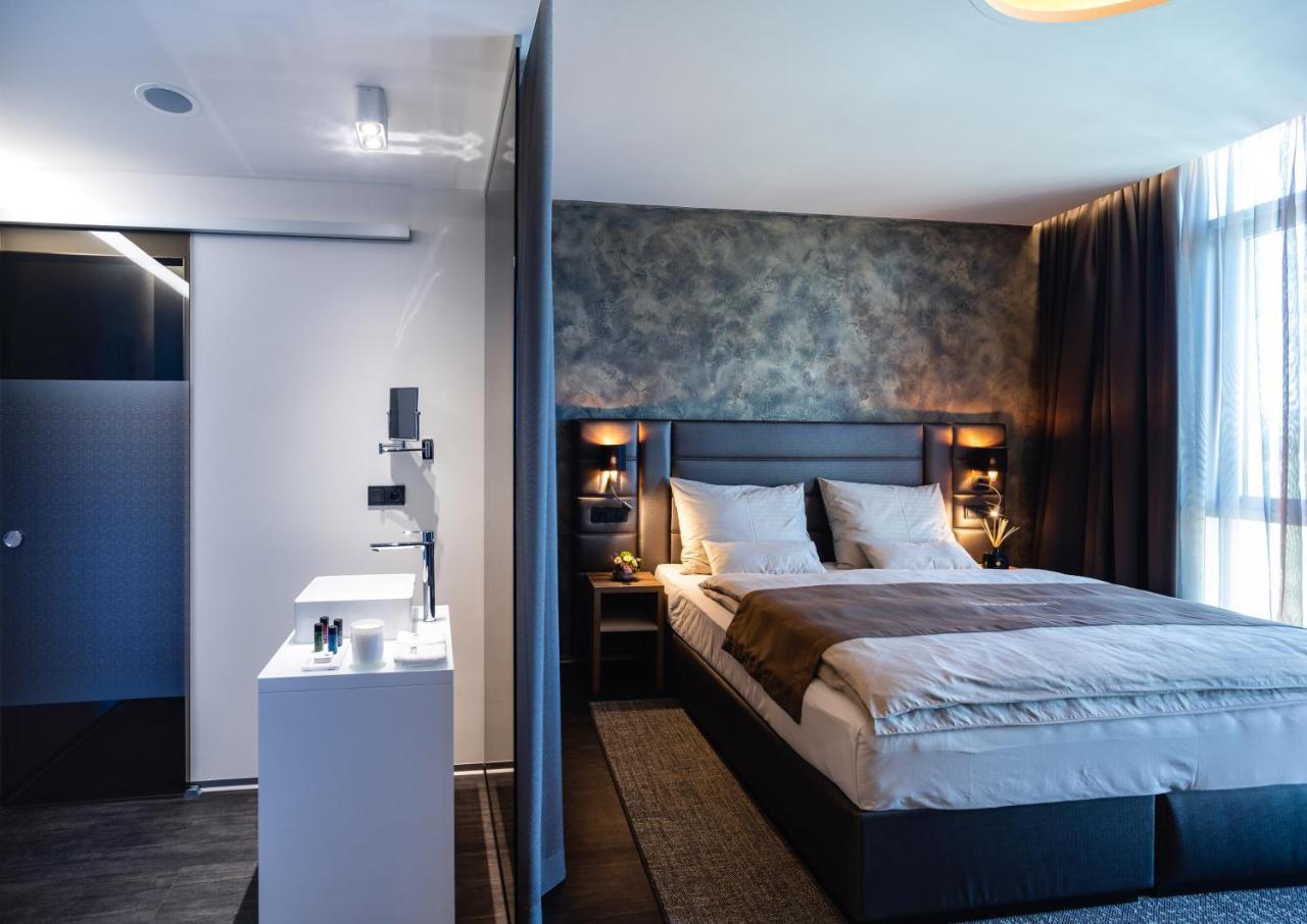 Nutrend World Hotell Olomouc Exteriör bild